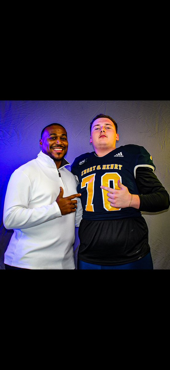 braylon_lester's tweet photo. Had an amazing visit at @EmoryHenry_FB today! Thank you @CoachCoe_ for having me out! @coachmcompton @CoachQHunter @CoachPatt11 @JBoLester84 @carljfred @PrepRedzoneVA @BHCSports https://t.co/WMTqx1gtSQ
