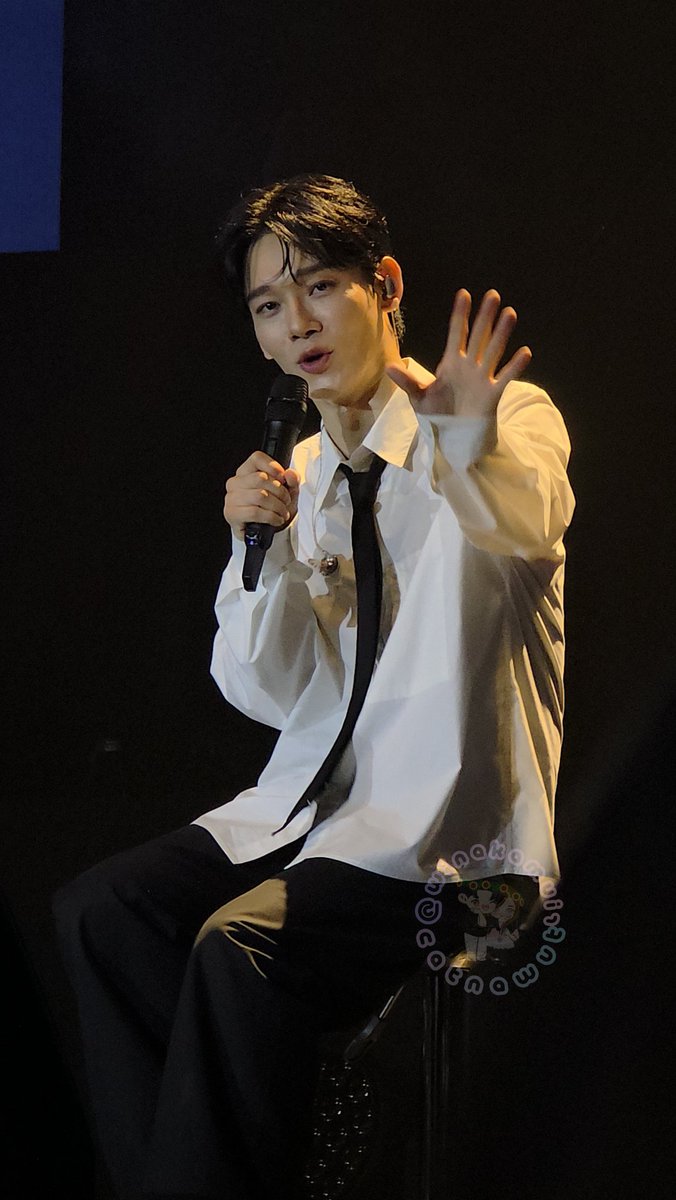 tbestJD's tweet photo. he looks extra handsome today 🤍 https://t.co/oLuMUcOvLW