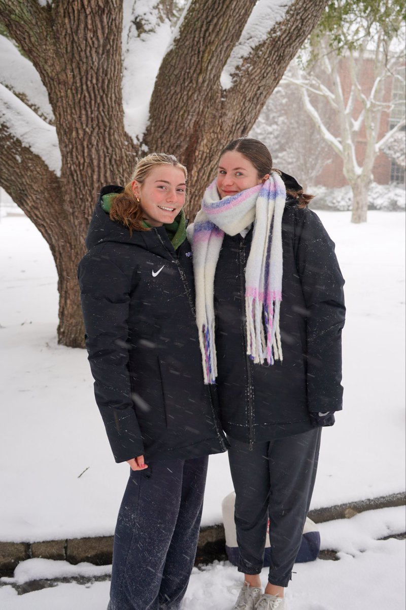 RGary2's tweet image. It doesn’t happen often… but when it does it’s magic ❄️ 

#Furman #winterstorm #southernsnow #greenvillesc