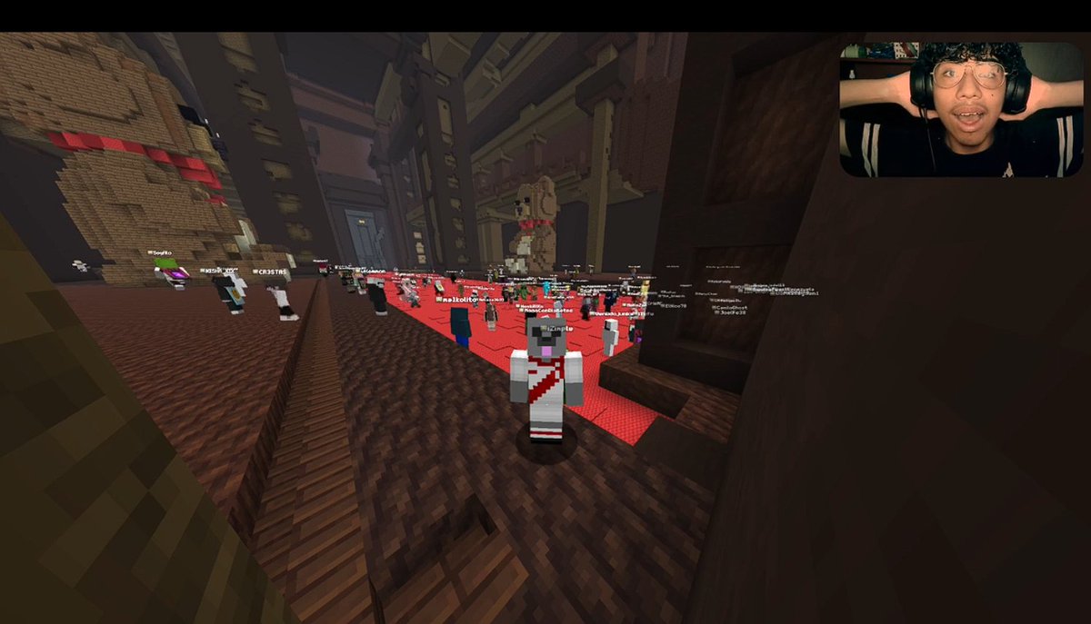 En directo jugando el "Simon Dice" de <a href="/ccrownstudios/">Crown Studio</a> 
seremos capaces de aguantar?!
twitch.tv/thefoquitasc