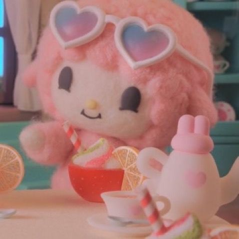 daily sanrio ʚ♡ɞ tweet media