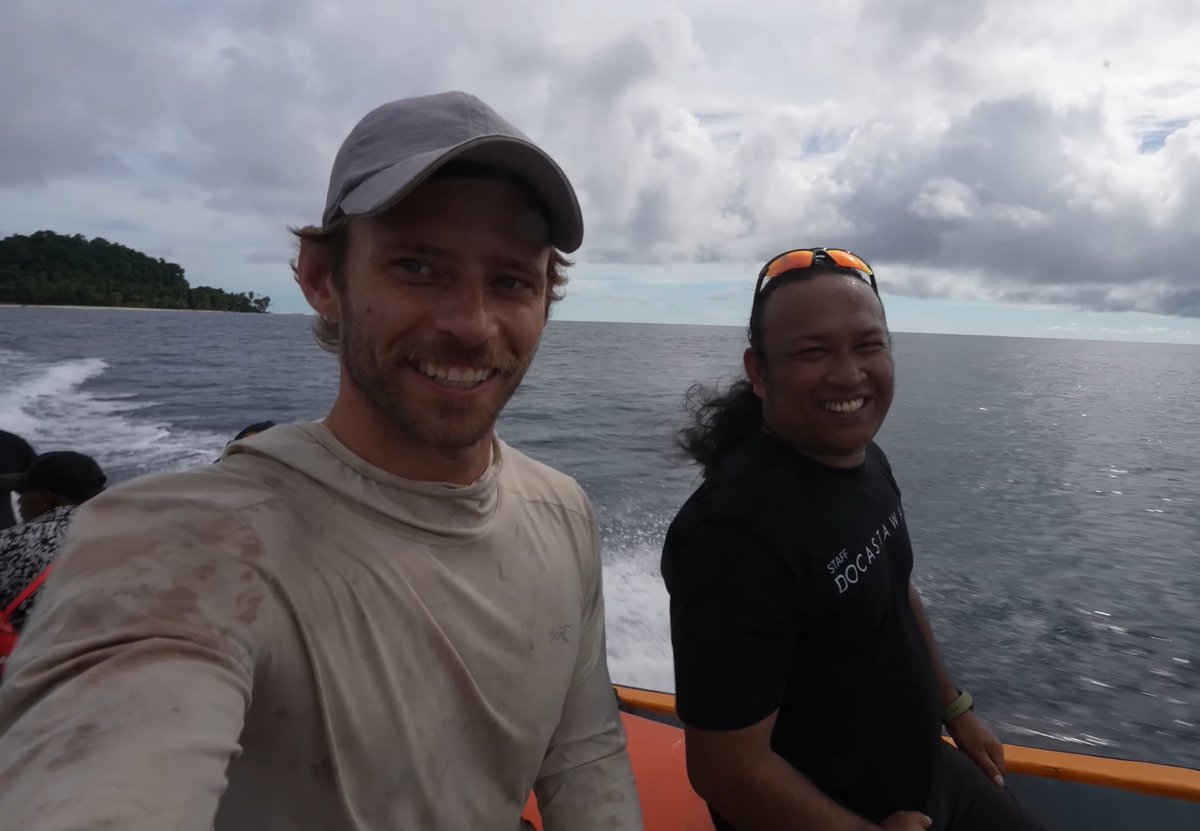 Docastaway's tweet photo. Our famous Canadian castaway Xander Budnick spent another 7 days on our new Shipwreck Island last June. This is the second experience he has done with Docastaway. The video has reached 10 MILLION VIEWS Full video: https://t.co/nqIiBxl9a3 Island: https://t.co/vUWWlwuVCX https://t.co/H5yeKm8tL4