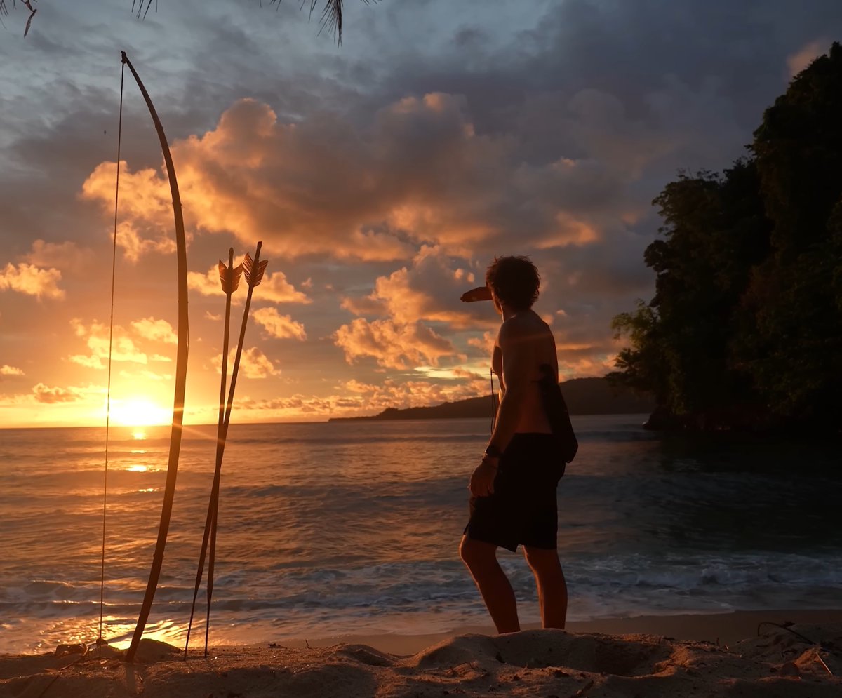 Docastaway's tweet photo. Our famous Canadian castaway Xander Budnick spent another 7 days on our new Shipwreck Island last June. This is the second experience he has done with Docastaway. The video has reached 10 MILLION VIEWS Full video: https://t.co/nqIiBxl9a3 Island: https://t.co/vUWWlwuVCX https://t.co/H5yeKm8tL4