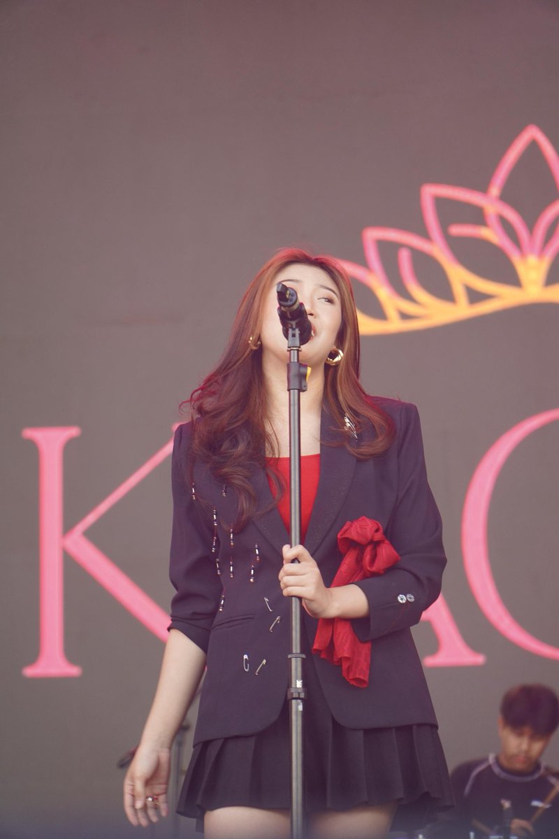vir4_23's tweet photo. Gak sengaja liat perform nya KAORI di @F2WL23 Suara nya Bagus Banget ❤️❤️❤️❤️ #f2wl #KAORI #bandung https://t.co/wMP50Qz97a