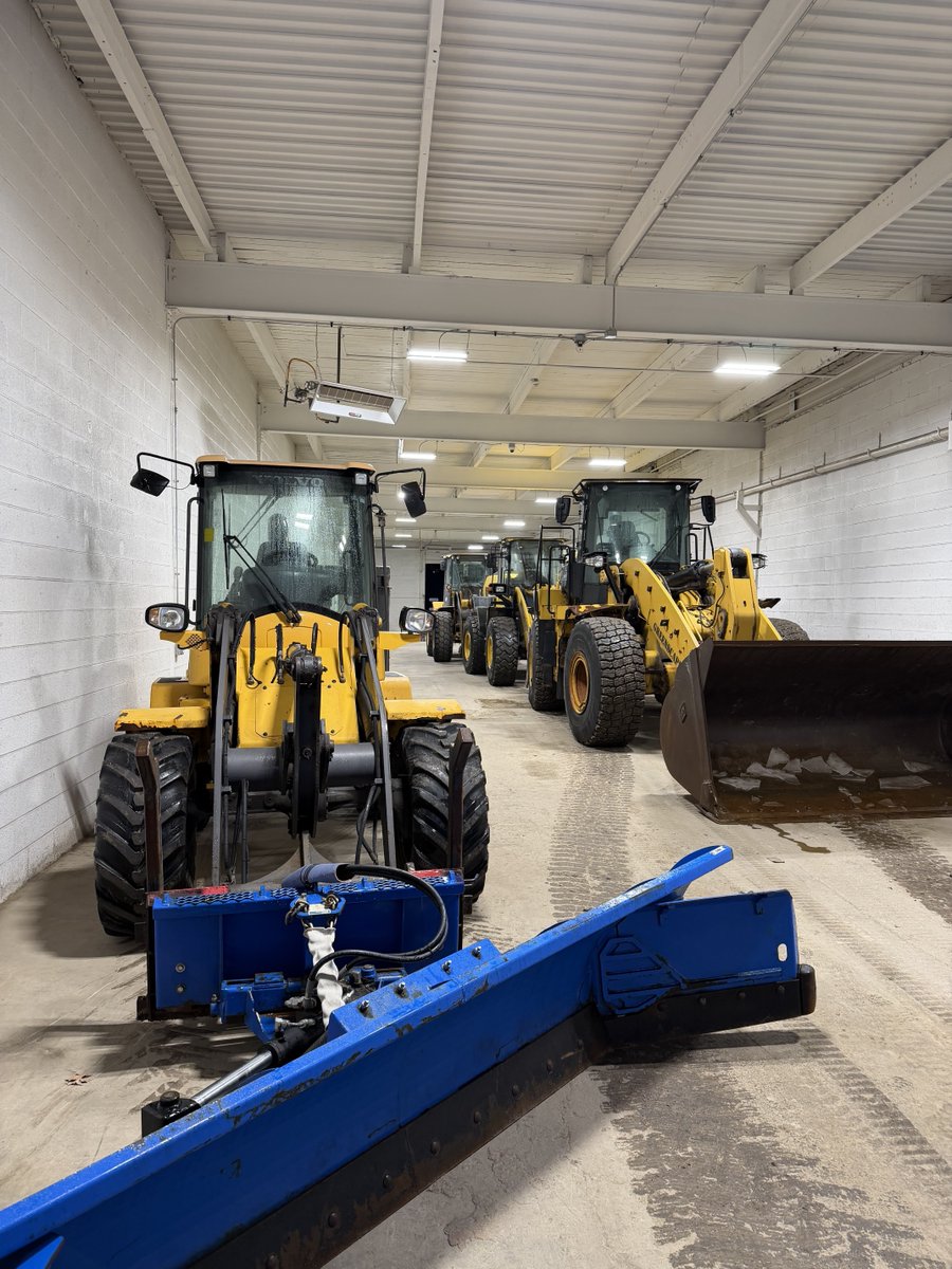 Gscapeusainc's tweet photo. The Snow is here but we won't let it slow you down on the roads. If your business needs snow plowing reach out for a Free quote!
📞 Call: (440) 613-5039
💻 Email: info@greenscapeusa.com

#parmaohio #clevelandsnow #snowplow https://t.co/FKXZG5Pcb9