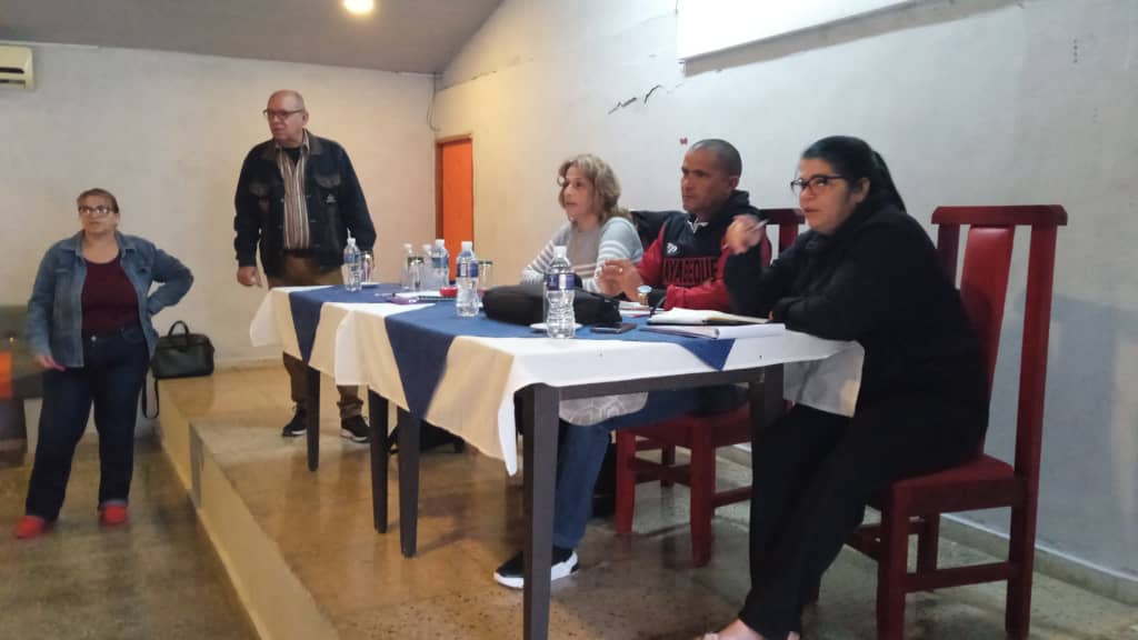 DiarioMayabeque's tweet photo. Ministra de Comercio Interior, Betsy Díaz Velázquez realizó visita de trabajo a Mayabeque para verificar la implementación del Programa de Gobierno y dar seguimiento a diversos indicadores económicos y de servicios.

#MINCIN #JuntosPorMayabeque #JuntosPorElDesarrollo https://t.co/0EUaIMLHHy
