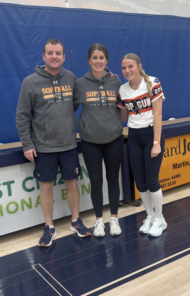 LakinGriff27's tweet photo. I had a great time at the UTM camp today! The environment was amazing and I learned some new drills to take home with me! Thank you @ChelseaEFarmer, @UTM_DFarmer, @maddiebowlds, and @UTMSoftball for putting this camp on! https://t.co/A7HfrjLxbj