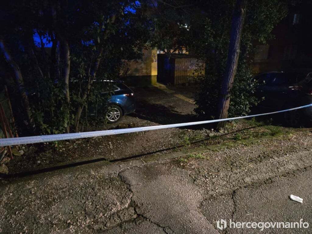 hercegovinainfo's tweet image. Poznati identiteti sudionika večerašnje pucnjave u Mostaru - hercegovina.info/vijesti/crna-k…
#pucnjava #Mostar #MUP