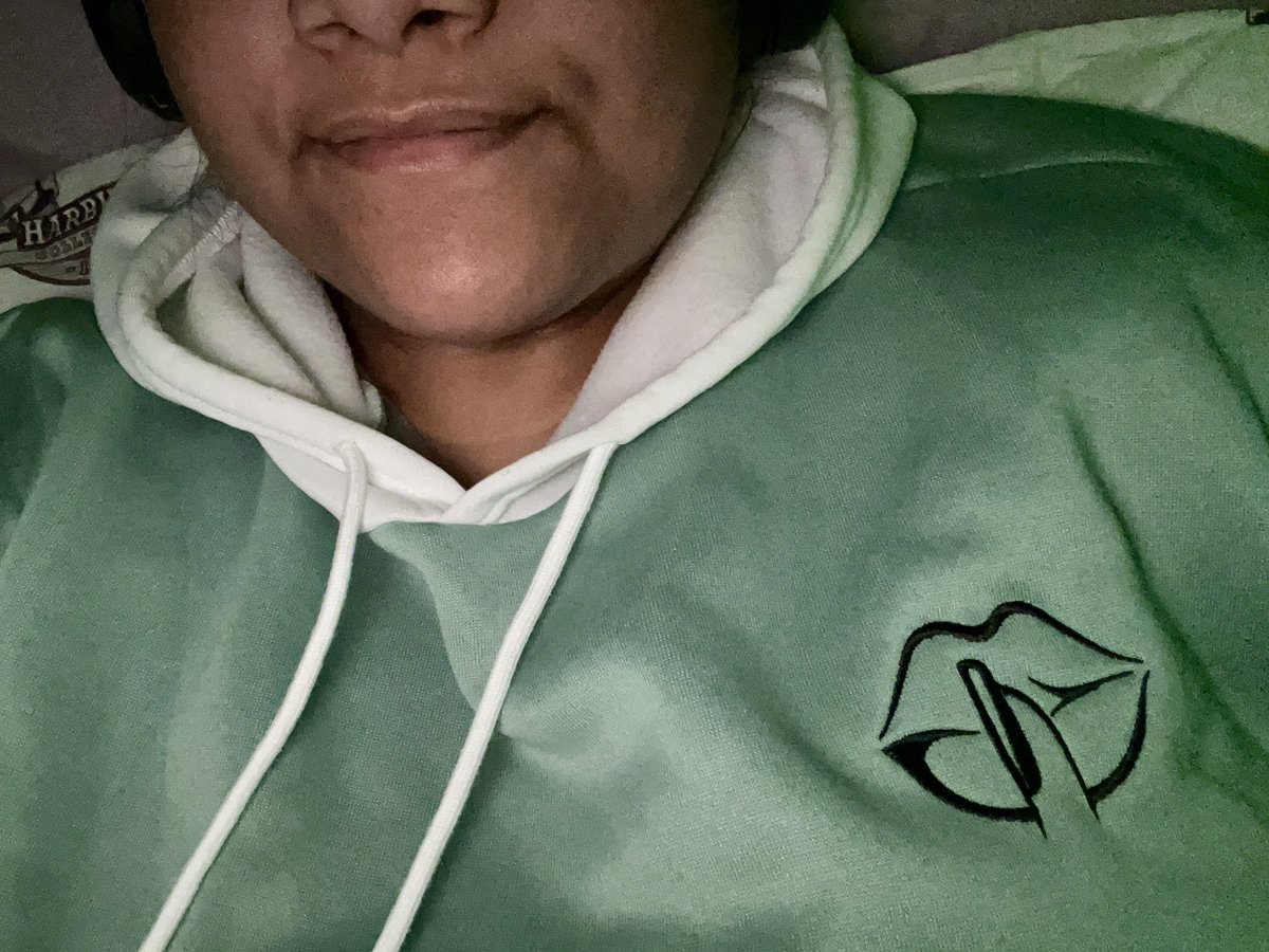 Yay!! I can finally wear this hoodie.. anddd I have a long list of unplayed audios to catch up 🫠 Good luck to my headphones 😂