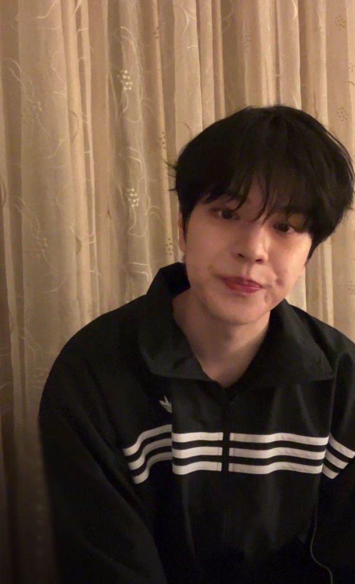 s_tay_4U's tweet image. #황승 

혅진이가 해외에 있어서 영통하는데,
혅진이가 중간중간 자주 이래서
김슩민 당황하는거 보고싶으미..