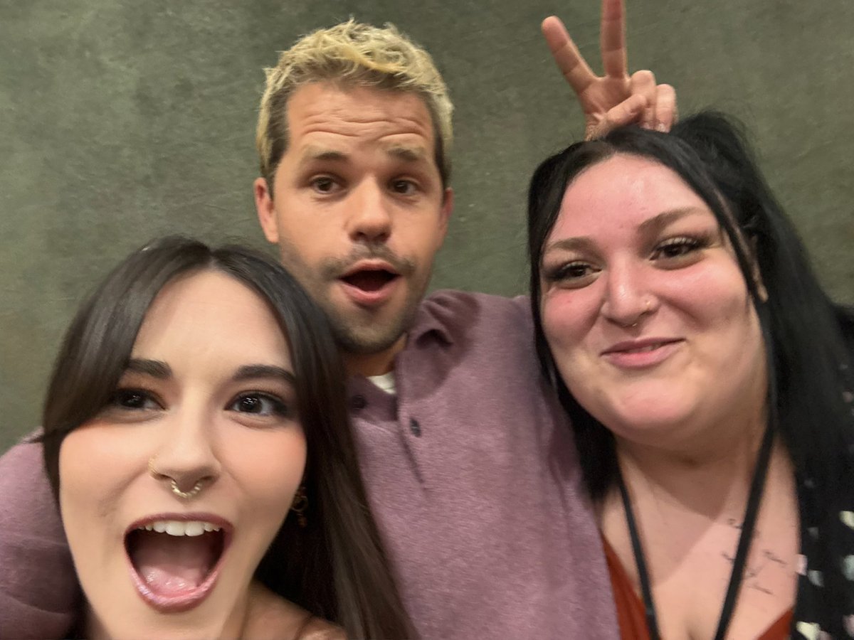 Laura_xx8's tweet photo. Ce trio ou rien https://t.co/rhfkrmmf4v