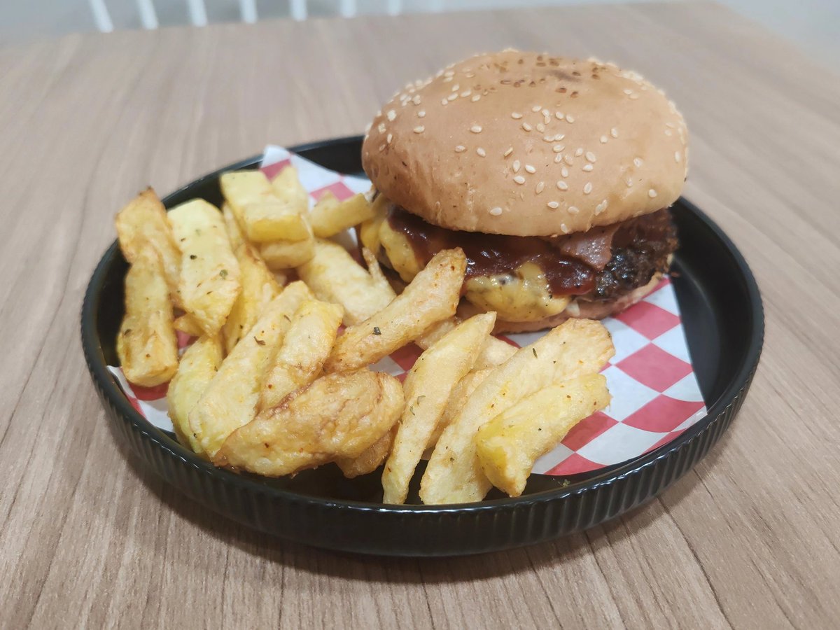 CeliJames's tweet photo. Espacio publicitario 😉

Estas son algunas de las delicias que puede encontrar en mi nuevo restaurante TIERRA DORADA ☕

Ubicado en la calle Colón del centro histórico de Zaruma 📍 https://t.co/h8FTFOhvAq