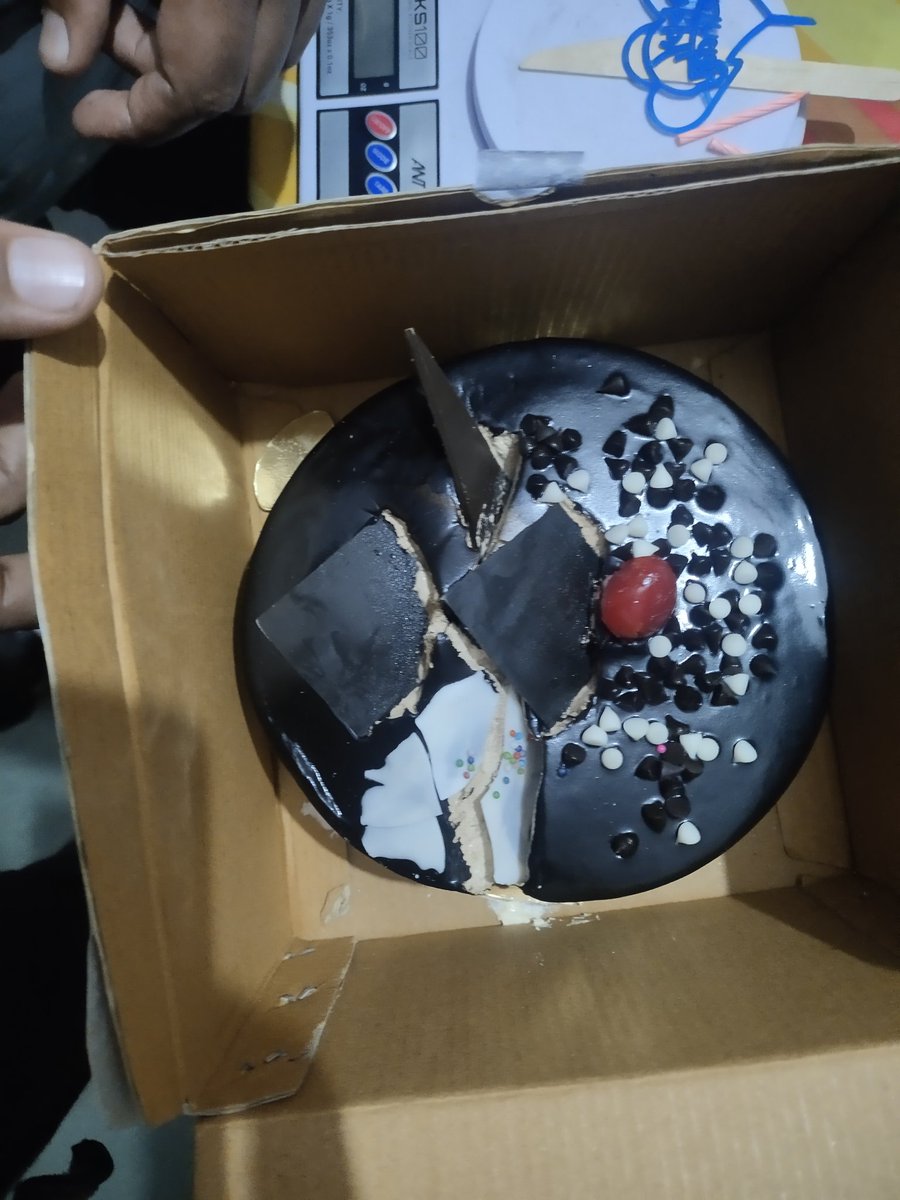 IndSujay's tweet photo. @zomato Ordered a cake and it arrived completely damaged.
This was for a special occasion and totally ruined the experience.
Order ID: #7727863560
Please look into this and arrange a refund ASAP.
#Zomato #PoorDelivery #CustomerExperience https://t.co/16uJQOAC3o