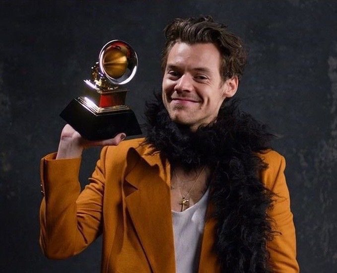 hrrymyfriend's tweet photo. it’s been five years since harry got his first grammy?? HALF A DECADE??? https://t.co/TF76hAxHHR