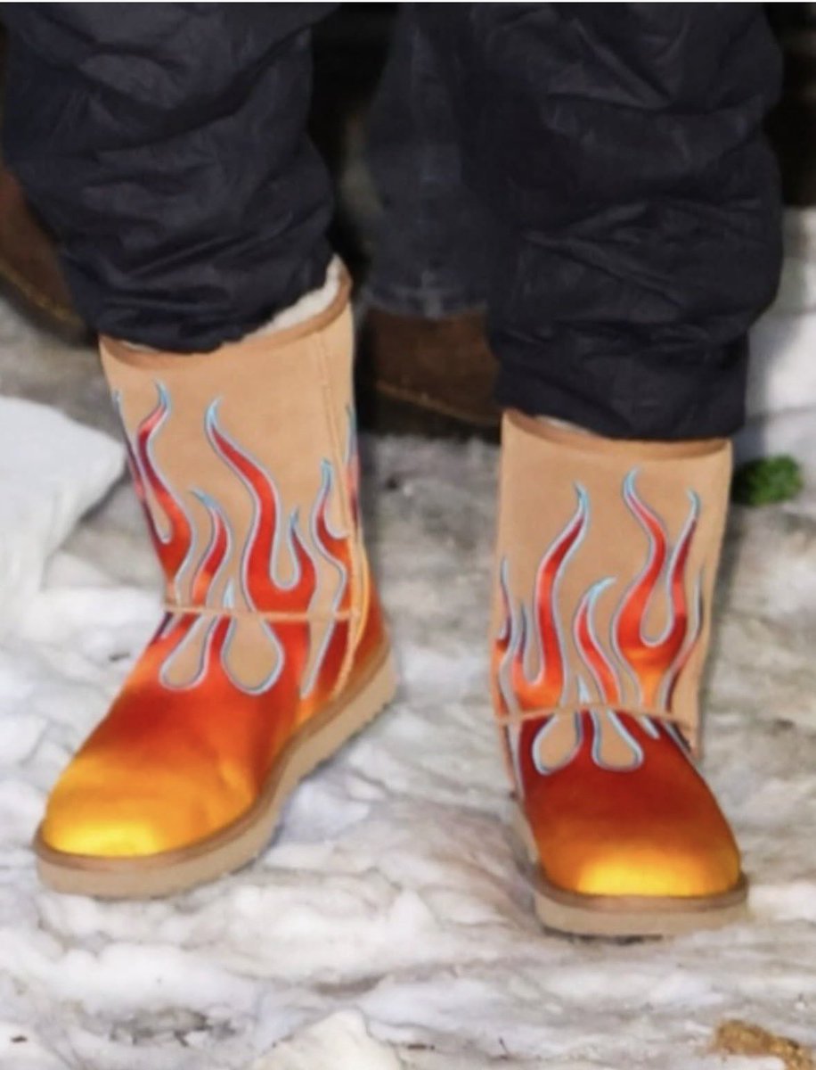 timothée is innovating lesbian fashion at a speed we can’t keep up with. lesbians, we should’ve gotten to the fluggs first. we need to move smarter and faster. he’s beating us at our own game