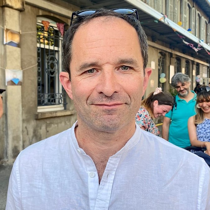 SirenesFR's tweet image. 🔴 ALERTE INFO | 30 000 euros ont été attribuée à l'association Singa, dirigée par Benoît Hamon, ancien candidat socialiste à la présidentielle par la majorité Hidalgo à Paris. 💸🌹

⛺️Singa est une association française pro-migrants.  (Transparence Citoyenne)