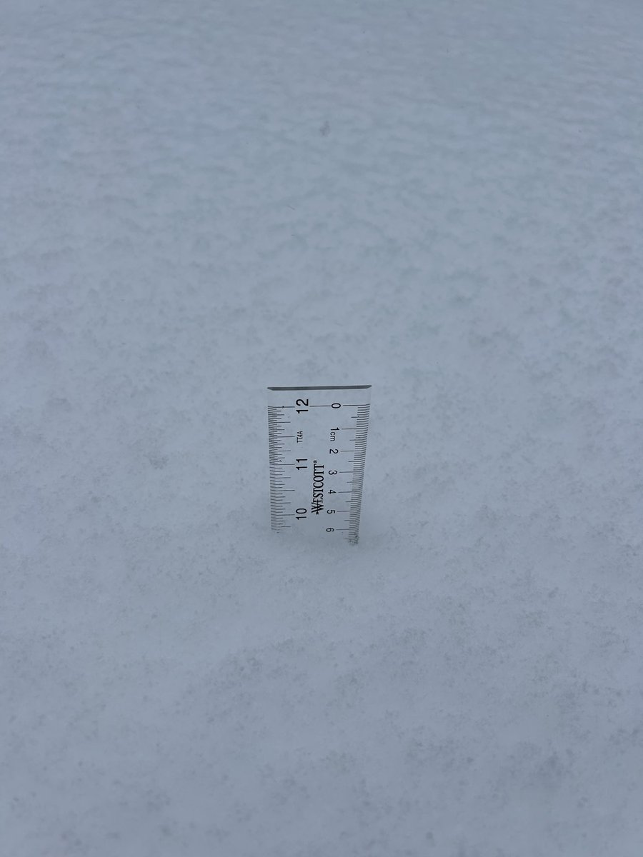 capbirdie's tweet photo. @wxbrad about 9 inches and counting @GolfSkybrook. Measured in 3 locations https://t.co/bBEIdL79zz