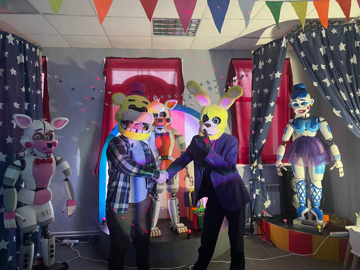 Nothing_loool's tweet photo. A video about "Sister Location in Russia" is under active development. I managed to interview the author of all the animatronics and make VERY informative content. After the installation,I will need to discuss a couple more details with the CEO and only then show the video to you https://t.co/5yauMXs13x