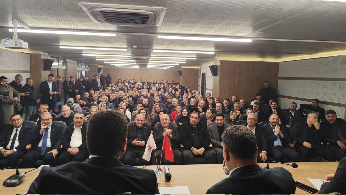 📍 AK Parti Mardin İl Başkanlığı
Teşkilat Gündemli İl Danışma Meclisi Toplantımızı, Milletvekilimiz Sayın Dr. Muhammed Adak ve belediye başkanlarımızın katılımıyla gerçekleştirdik.
Sahadan gelen görüşleri istişare ettik; özellikle gençlerimizin beklenti ve taleplerini merkeze