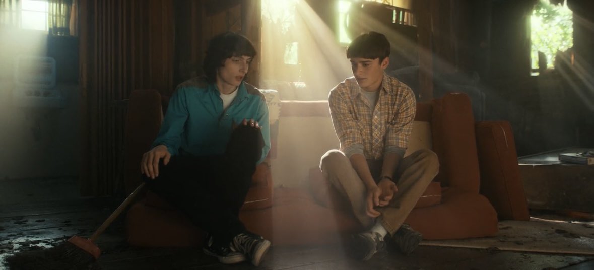 goldennwreath's tweet image. we’re in mike’s pov, quick!!!! BATHE WILL IN YELLOW LIGHT!!