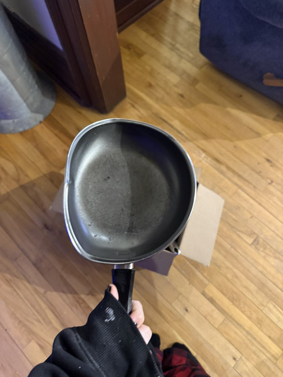 scarletteroze's tweet image. my mom grabbed this pan and repeatedly slammed it against the counter. i said that wasn’t normal and she said it’s better than taking it out on me. in what world is that okay to say to your kid?