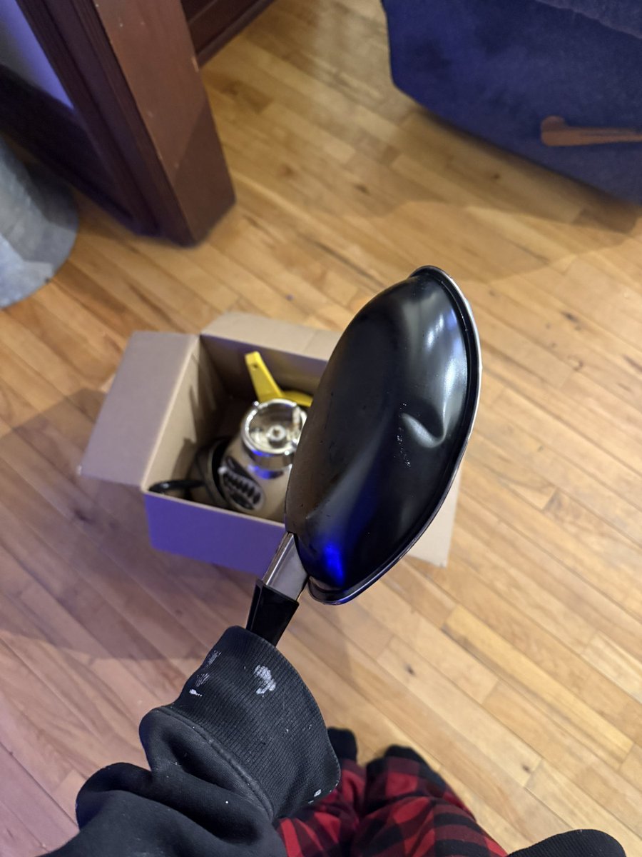 scarletteroze's tweet image. my mom grabbed this pan and repeatedly slammed it against the counter. i said that wasn’t normal and she said it’s better than taking it out on me. in what world is that okay to say to your kid?