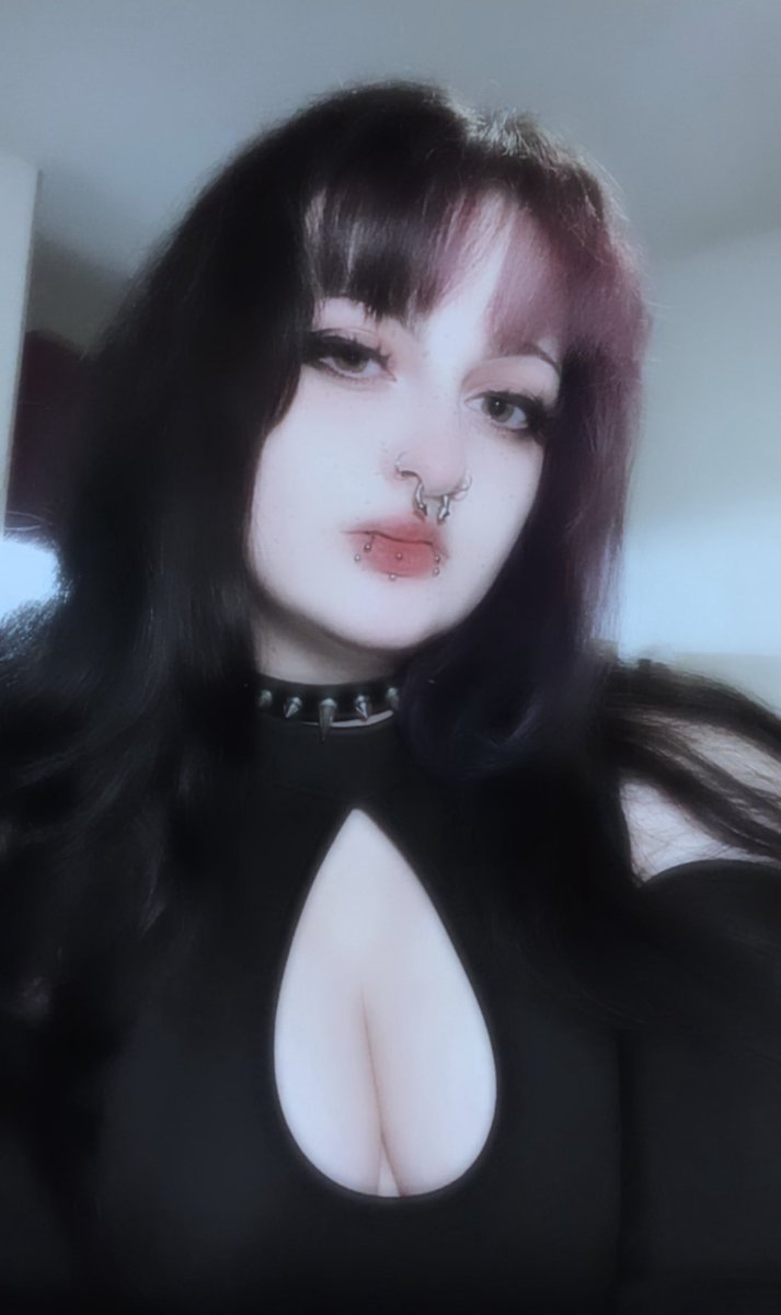 lilithdaught's tweet photo. comment ne pas replonger pour moi? 🖤
cède encore et rend toi utile : au pied, cb en bouche.

#findom #moneyslaves #soumis #moneymiss https://t.co/nc36nliy3G