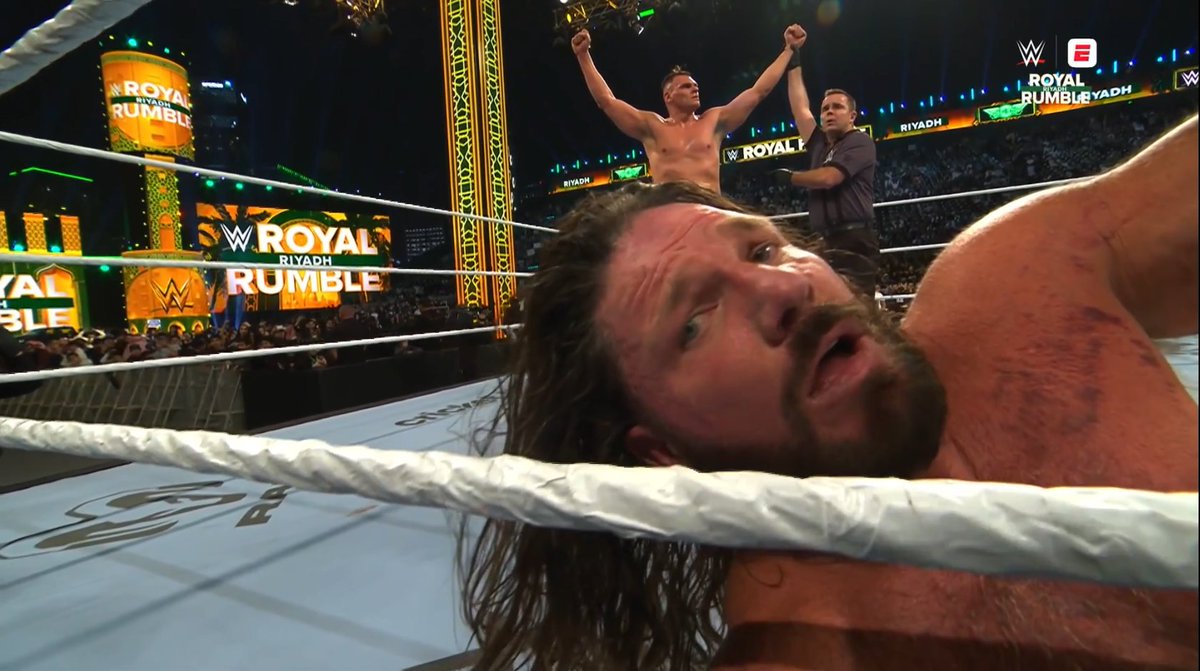 Sean Ross Sapp of Fightful.com (@seanrosssapp) on Twitter photo 