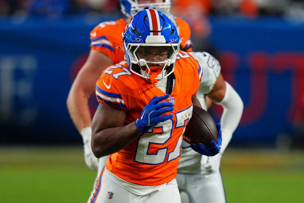 JustTalkinBall tweet media