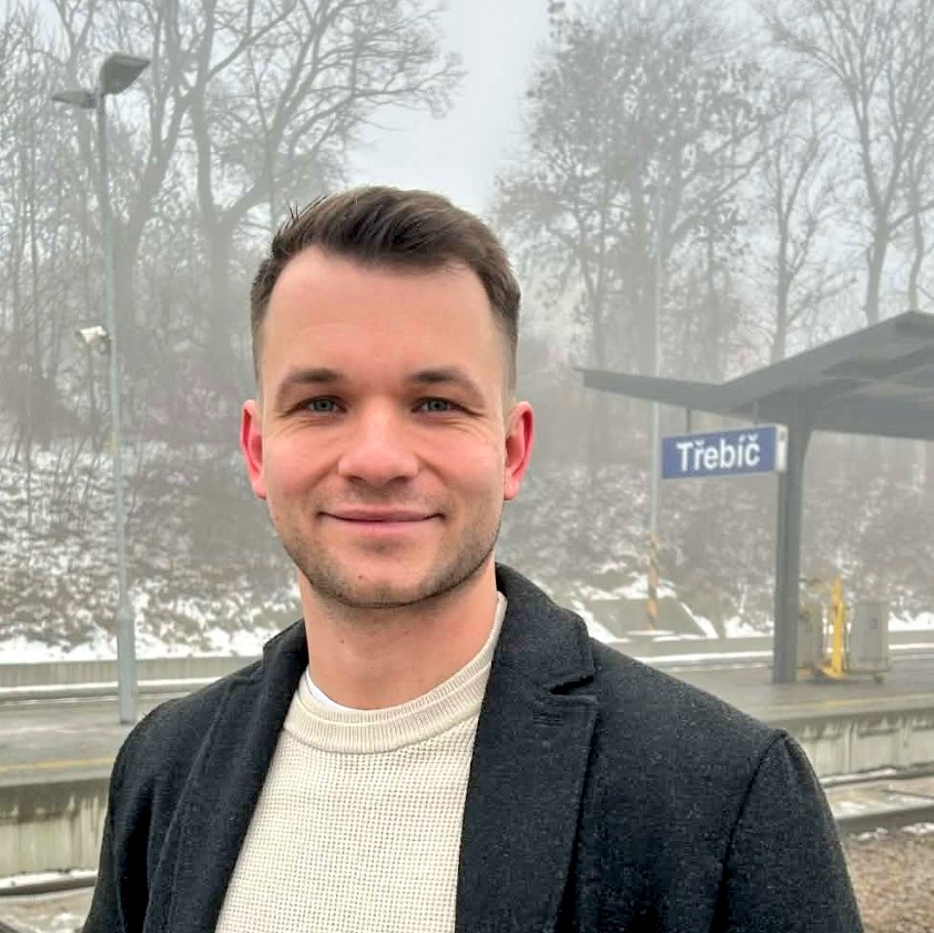 Rozhodl jsem se. Jdu do toho! ✌️

V podzimních volbách povedu společnou kandidátku <a href="/PiratskaStrana/">Piráti</a>
, Břehů a <a href="/zeleni_cz/">Zelení</a> v Třebíči.

V třebíčském zastupitelstvu jsem skoro 8 let a je nejvyšší čas na změnu. Chceme město pro budoucnost, kde budou lidé chtít žít. 

#férověprovšechny