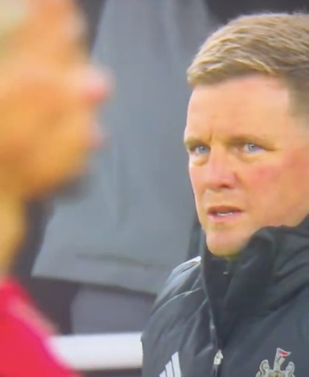 TheRedmenTV's tweet photo. Favourite moment of the half tbh https://t.co/UEBVQ0iFab