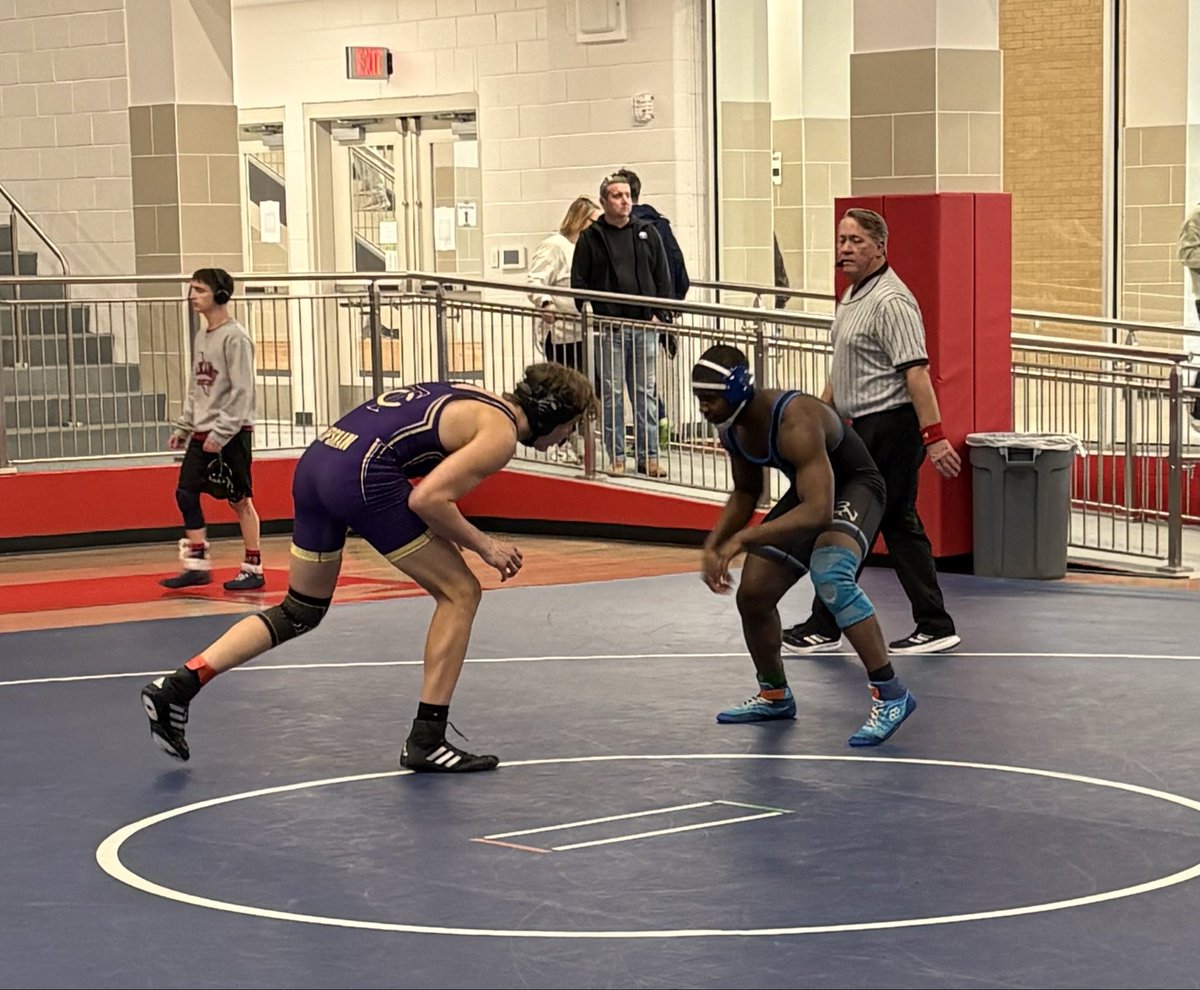 coachkaehn's tweet photo. Creek Wrestling battling it out on the mats at district!
#FalconStyle https://t.co/81JeipIG5m