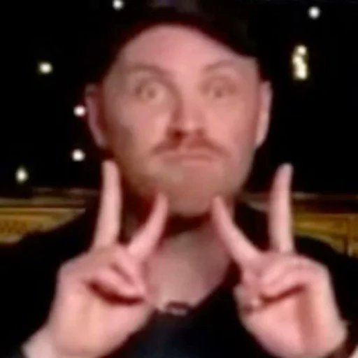 elines98's tweet image. Coldplayers, does anyone know where this shot is from?
I’m guessing it’s from some interview during the MOTS era 👀 #coldplay