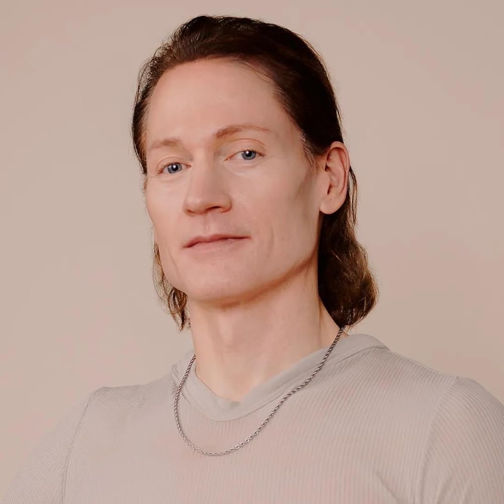 TaxitellerFonzy's tweet photo. bryan johnson is spending 5 million dollar a month for anti aging just to look like a creepy old doll while 55y old german comedian bernhard hoëcker gives a shit and still looks like a 14y old boy https://t.co/qSWjbvakZn