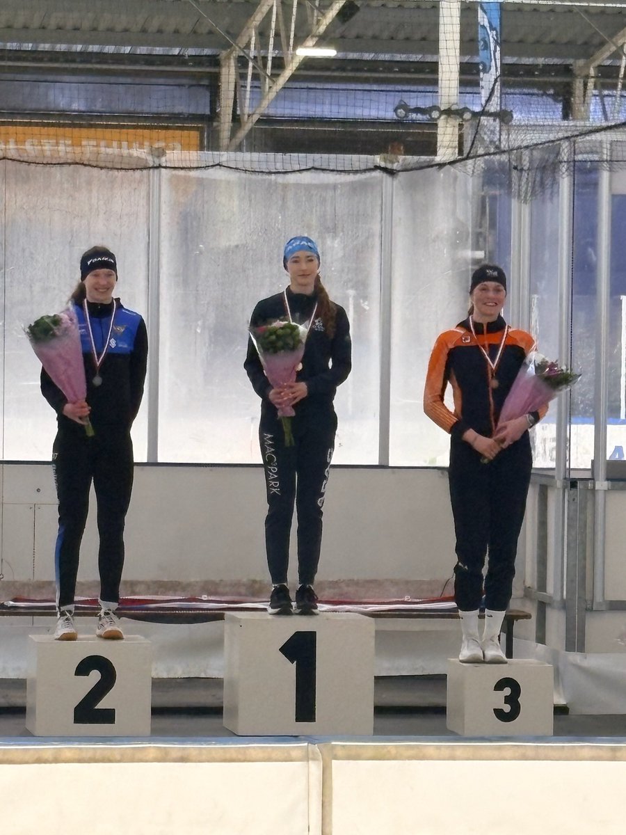 elvira salet tweet media