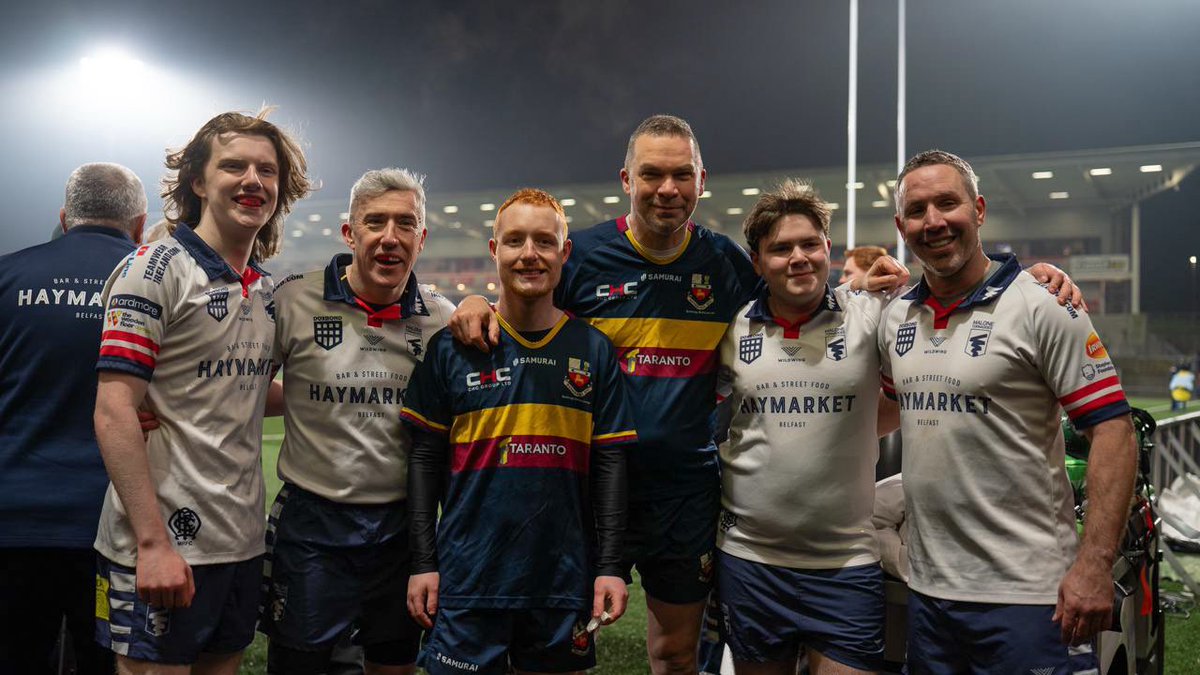 Half-time brought a special moment as Malone Tornadoes and Banbridge Barbarians featured three father-and-son pairings taking the field together 🙌

Anyone spot the ex pro 👀😂