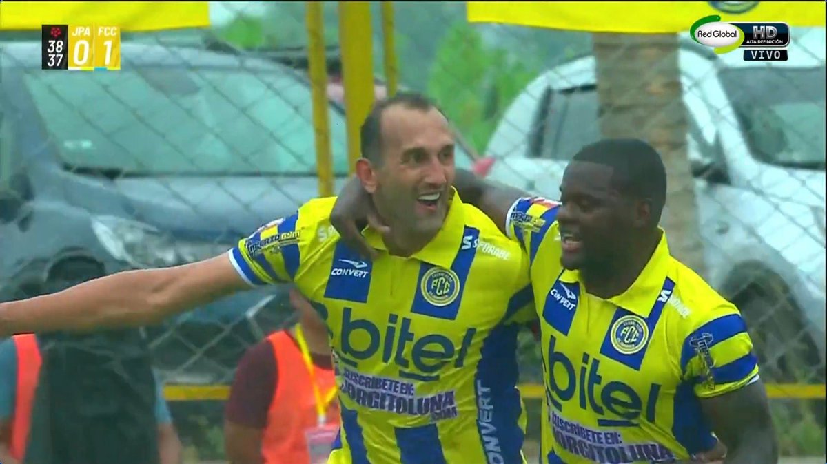 ¡GOL DEL PIRATA! 🏴‍☠️🟡

Hernán Barcos tardó 38’ minutos en anotar su primer gol con FC Cajamarca en la Liga 1.

➡️ El ‘Pirata’ abrió el marcador ante Juan Pablo II en Chongoyape.