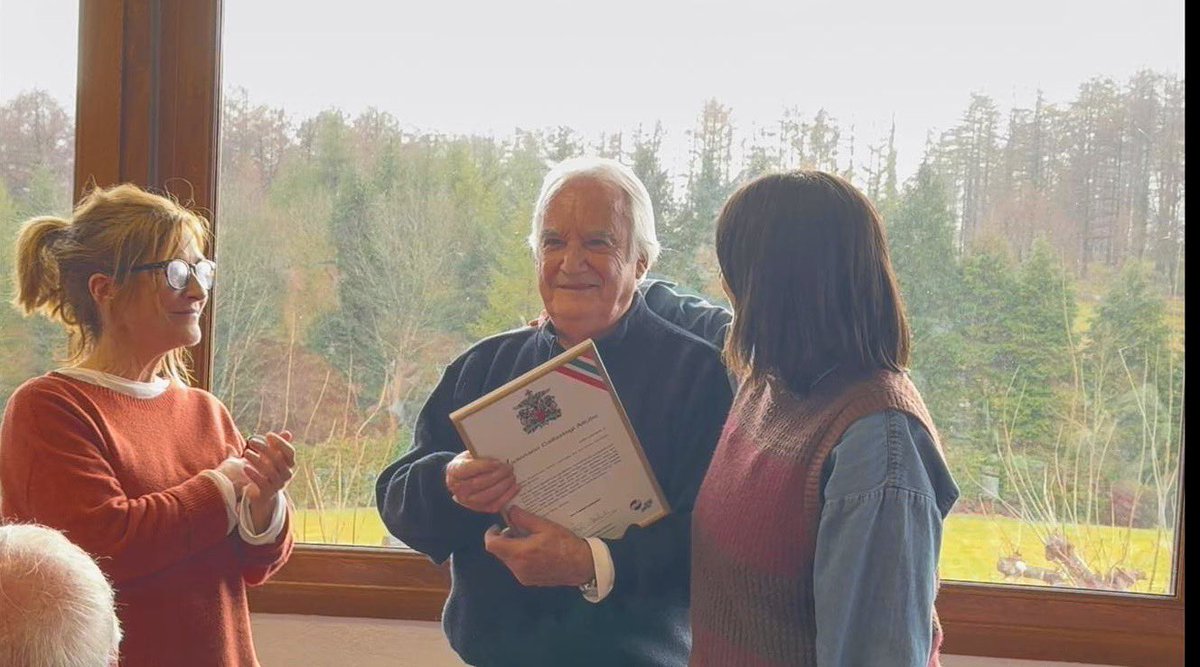 Gaur, EAJkomenaldia egin dio Victoriano Gallastegiri, 16 urtez Bergarako Alkate. Eskerrik asko, herriaren alde egin duzun lanagatik!

Gipuzkoako Eusko Alderdi Jeltzaleko buruak, Euge Arrizabalagak ere omendu du Alderdiaren izenean.

#eajpnv #bergara