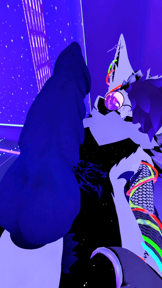 This throbbing knot is begging to be locked inside your throat~ Open wide and choke on every thick inch, slut ;3

#vrchat #vrchatlewd #vrchatporn #lewd #furry #furryporn #furrynsfw #nsfw #novabeast #erp #yiff