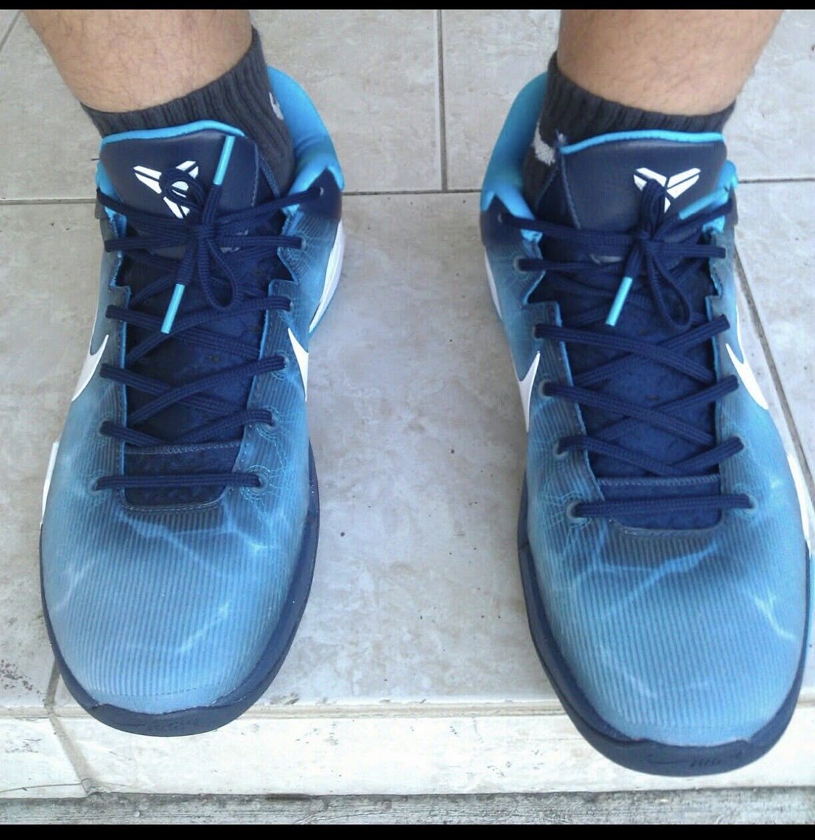 kb8thekid's tweet photo. 13 years ago!!!! Jesucristo! #zk7 #zoomkobe7 #kobe7 #sharks @nikestore @Nike @nikebasketball https://t.co/4eb1GaeVly