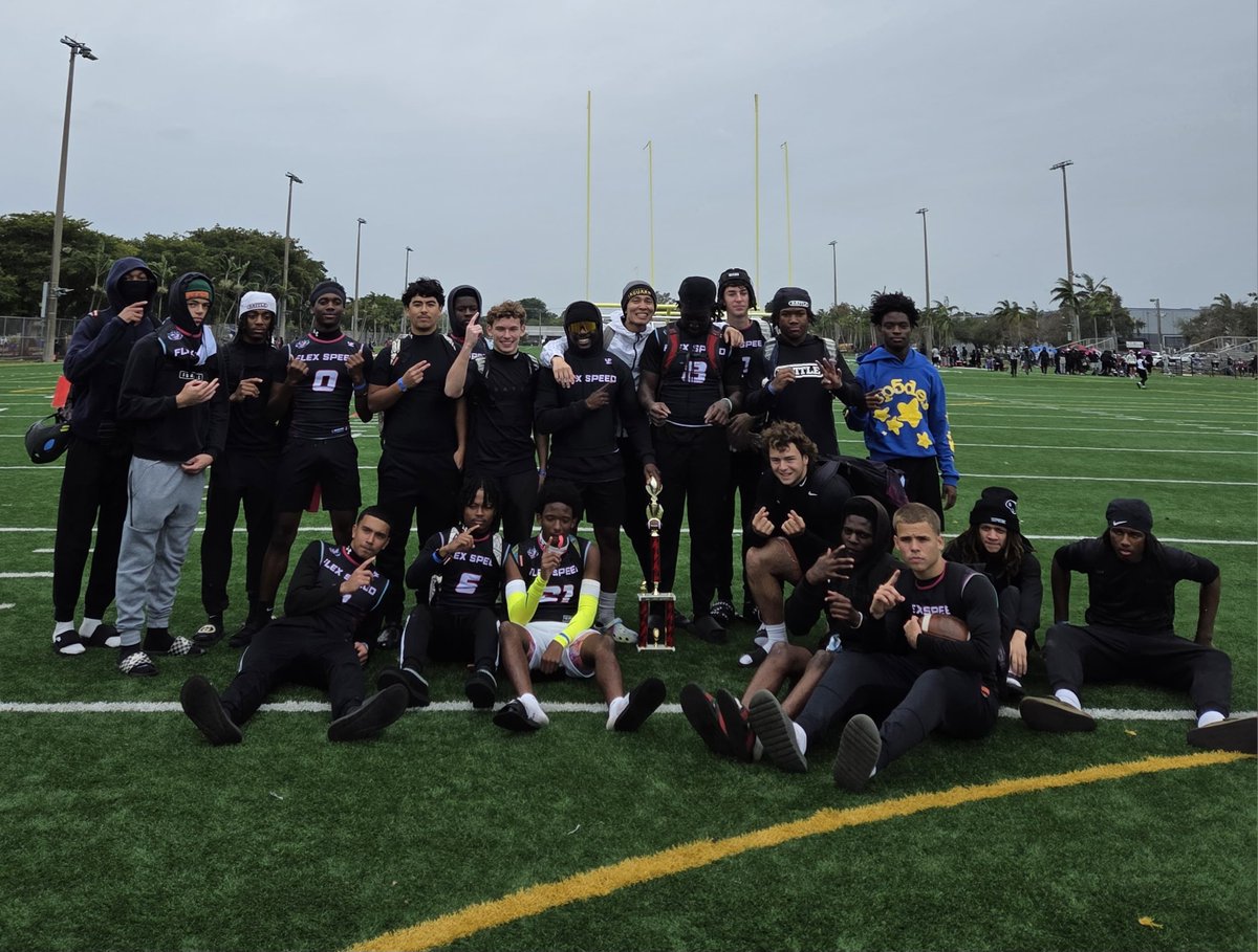 NickDyer_QB's tweet photo. Got us one. Video coming soon. #champs #flexspeed @jwbolling3rd @JadenTorres27 @KeyTrae3 @d3mar1oo @LawrenceBl83397 @RealNews102 @TheRundown102 @scan1ansports @bloodlinesport @CoaLBViking @bench424nmore @toby_lux https://t.co/2ZPLGl7EER