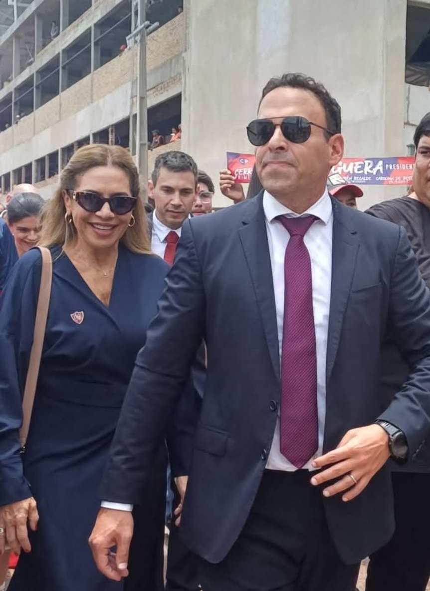 Blas Reguera nuevo presidente de <a href="/CCP1912oficial/">Club Cerro Porteño</a> por un amplio margen ante Carlos Rejala