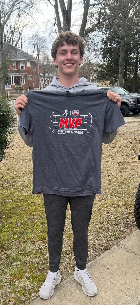 SamSollie tweet media