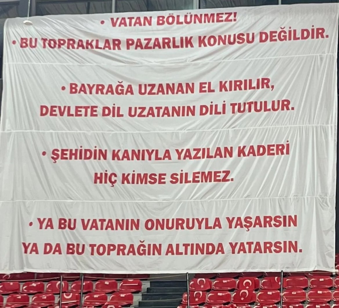 UltrasTurkish's tweet photo. Bugün oynanan Karşıyaka-Fenerbahçe maçında asılmasına izin verilmeyen pankart. (Basketbol) https://t.co/0de24ZlUch