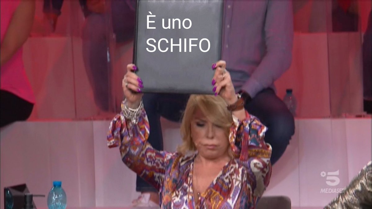 Maria De Filippi deve smettere di abbindolare donne fragili normalizzando cose schifose.
 #cepostaperte