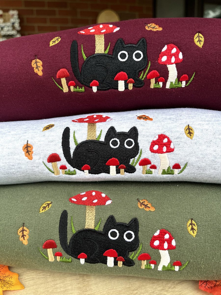 nooksneedlesco's tweet image. SWEATSHIRT GIVEAWAY ✨

because you all love mushroom cat! giving away another one of these cute sweatshirts!
🐈‍⬛🍄🍂✨

to enter:
🍄follow me
🍄like &amp;amp; repost
🍄reply which colour is your favourite
🍄tag someone for an extra entry

open internationally 🌎
closes 5th February! ✨