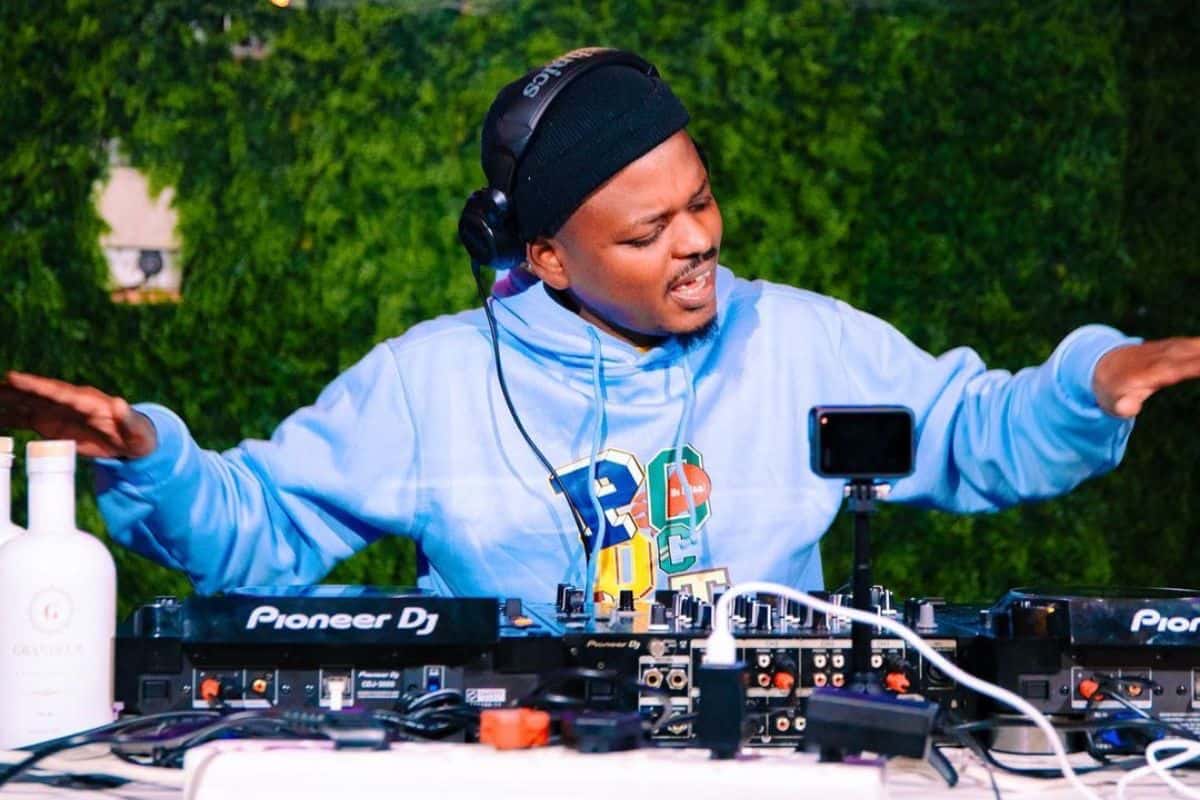 SharonSBK28's tweet photo. @MacGUnleashed you need to come DJ at the Saturday night party #chillerspunch @BBMzansi https://t.co/31u5A8NOJc