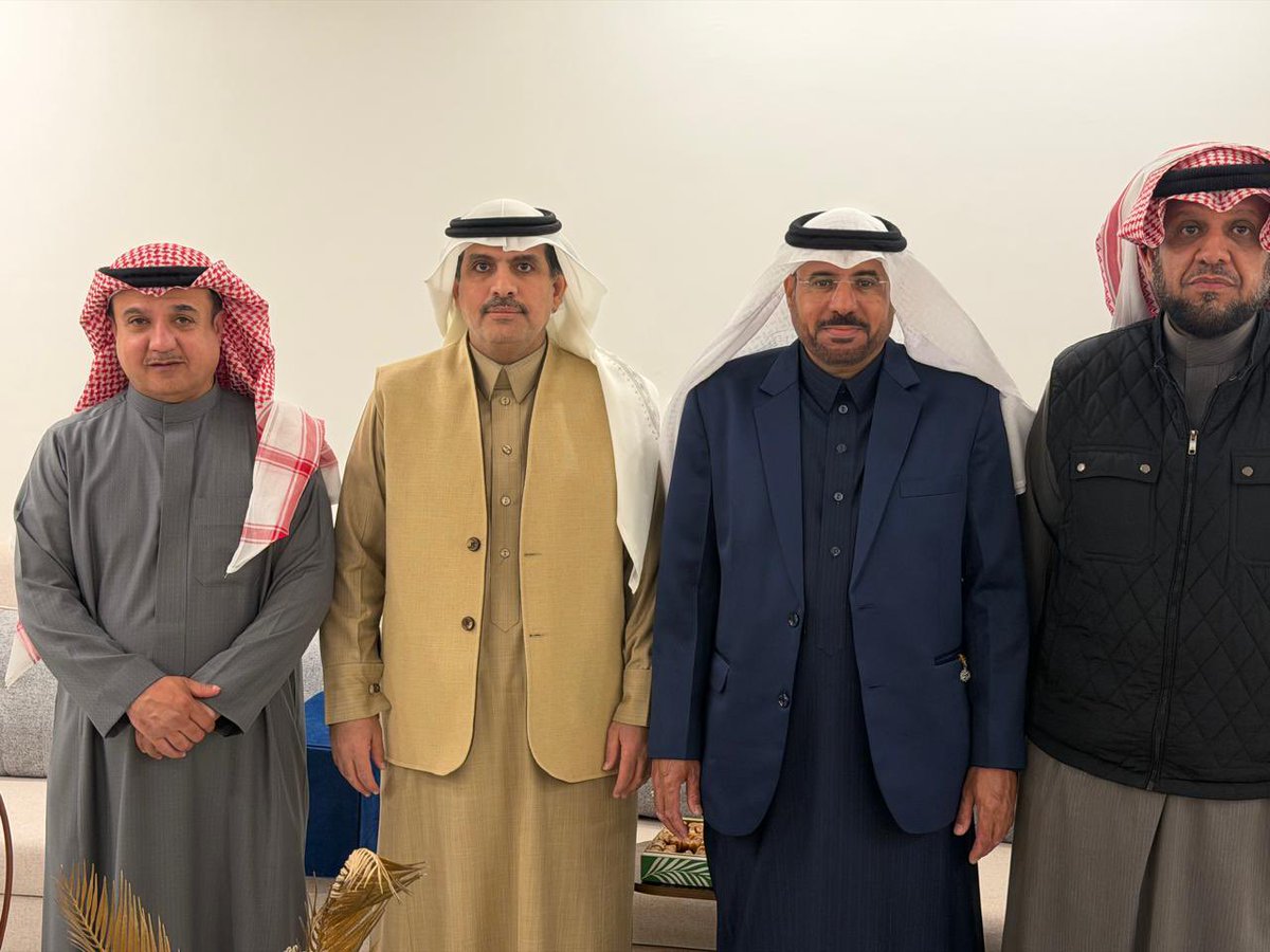 amer_gmgom's tweet photo. مبادرةً الزملاء الافاضل 
بمدرسة ابن الأثير
 بتوديع الاستاذ القدير
  رياض غصاب المضياني العنزي
معلم لغة عربية  
حيث ترك اثراً طيب وبصمة تذكر عند الجميع وهو  مثال للمعلم المخلص  والمتميز في عمله ومحبوبا عند طلابه وكذلك ا��لياء الأمور يستاهل هذا التكريم 
وفقك الله https://t.co/6giagHg136