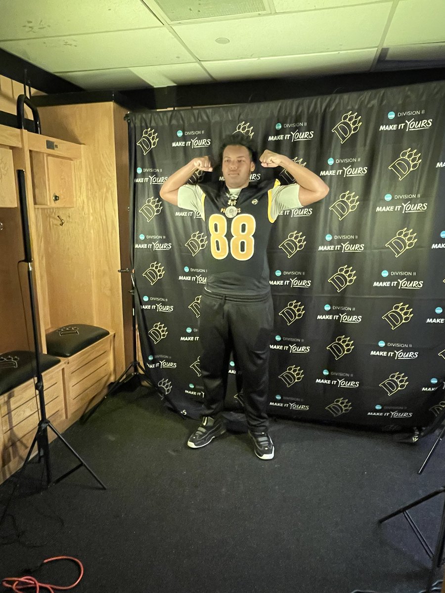 Davier lewis tweet media