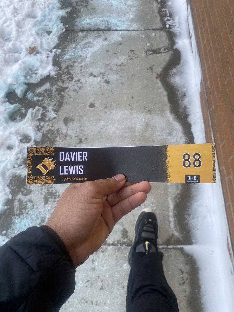 Davier lewis tweet media